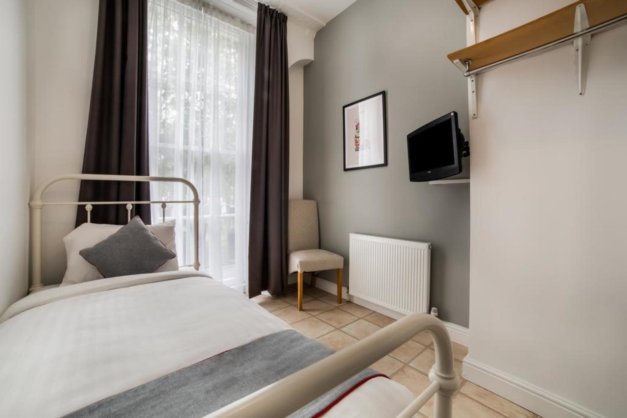 Oyo Kings Hotel Лондон Экстерьер фото