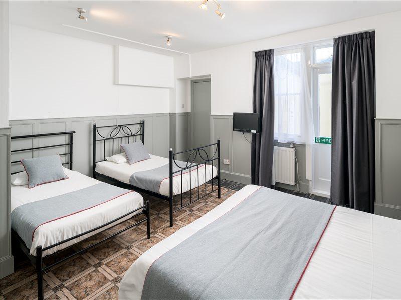 Oyo Kings Hotel Лондон Экстерьер фото