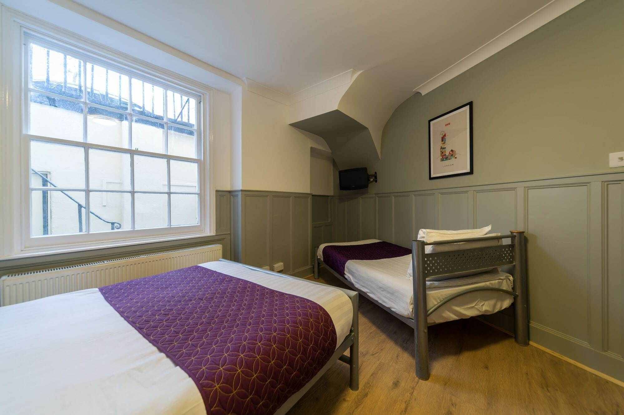 Oyo Kings Hotel Лондон Экстерьер фото