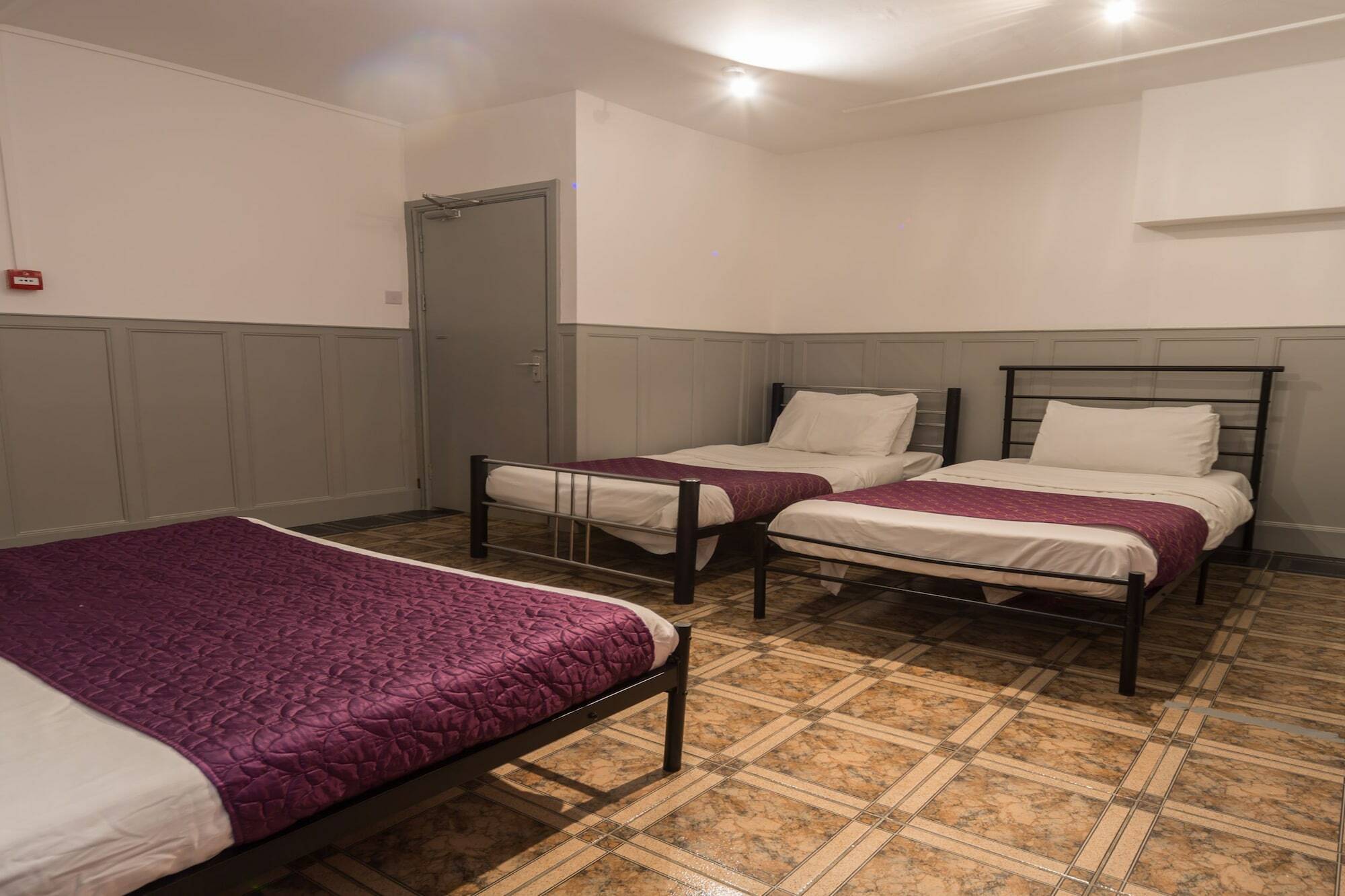 Oyo Kings Hotel Лондон Экстерьер фото